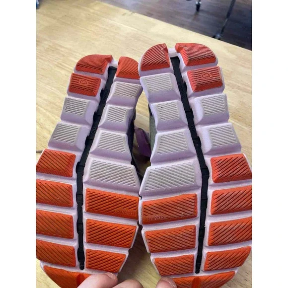 Women's Shoe Size 8.5 On Cloud Grey Running Shoes - Picture 5 of 5